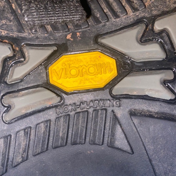 CHACO Z/2 MENS RED AND BLACK SANDALS - Picture 5 of 5